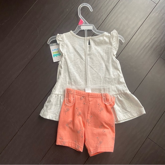 NWT Carter’s COM flamingo matching outfit: flutter sleeve top & bike shorts 18M - Picture 2 of 3